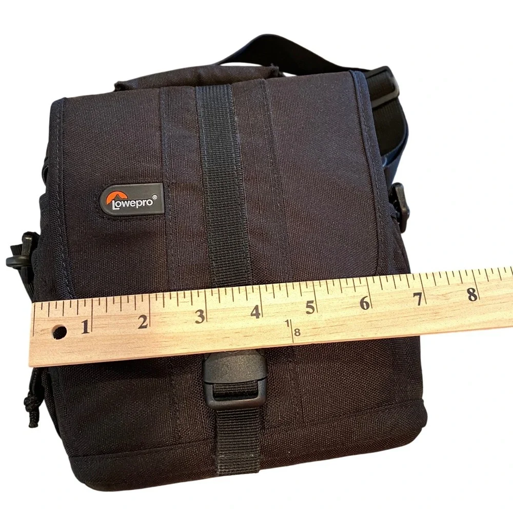 Lowepro Adverntura 140 Black‎ Camera Shoulder Bag Padded Adjustable Dividers